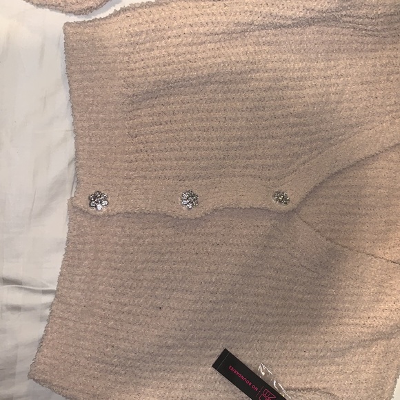 Sweater - Picture 2 of 6